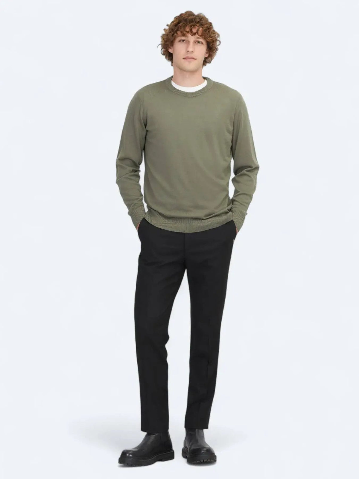 Hellgrüner Strickpullover