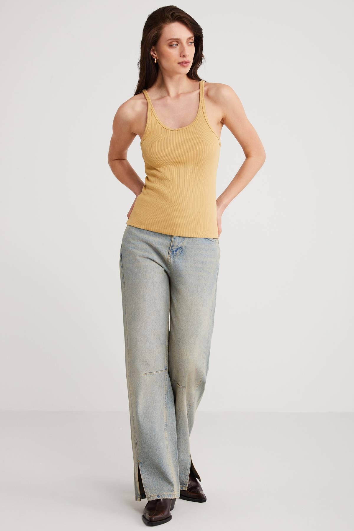 ETHIQUET Lizeth Slim Fit Spaghettiträger Top Senf