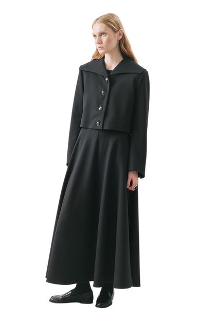 LOREN KURZE JACKE MIT BREITEM KRAGEN, SCHWARZ