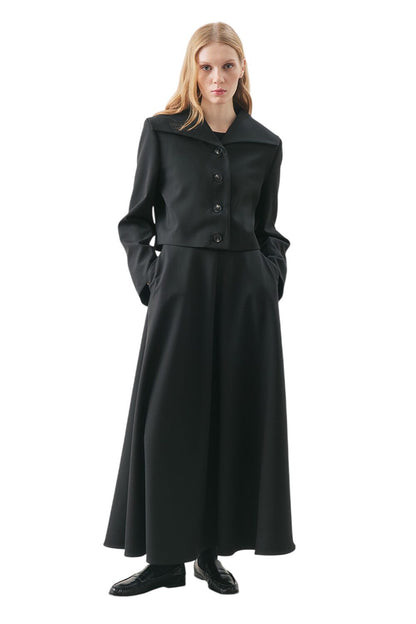 LOREN KURZE JACKE MIT BREITEM KRAGEN, SCHWARZ