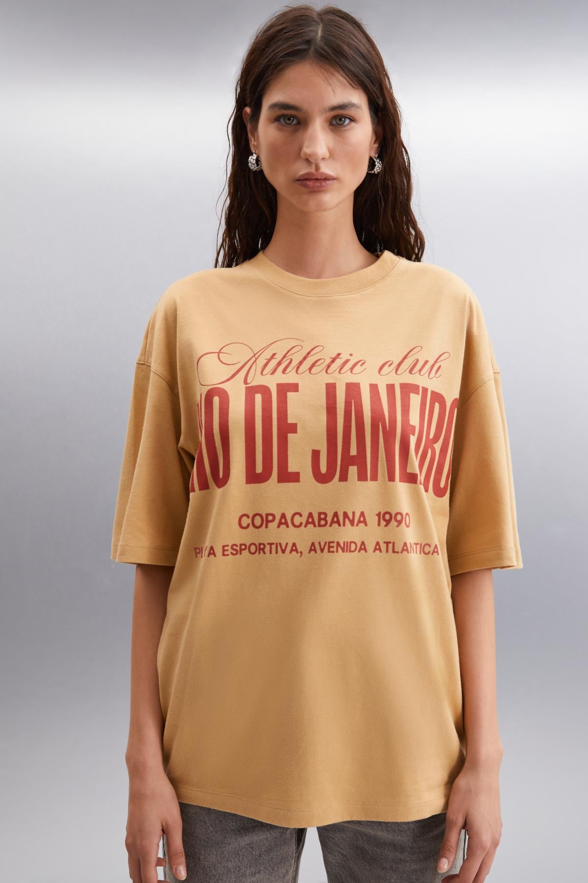 ETHIQUET MALIKA Bio-Baumwolle City Print Tee Beige