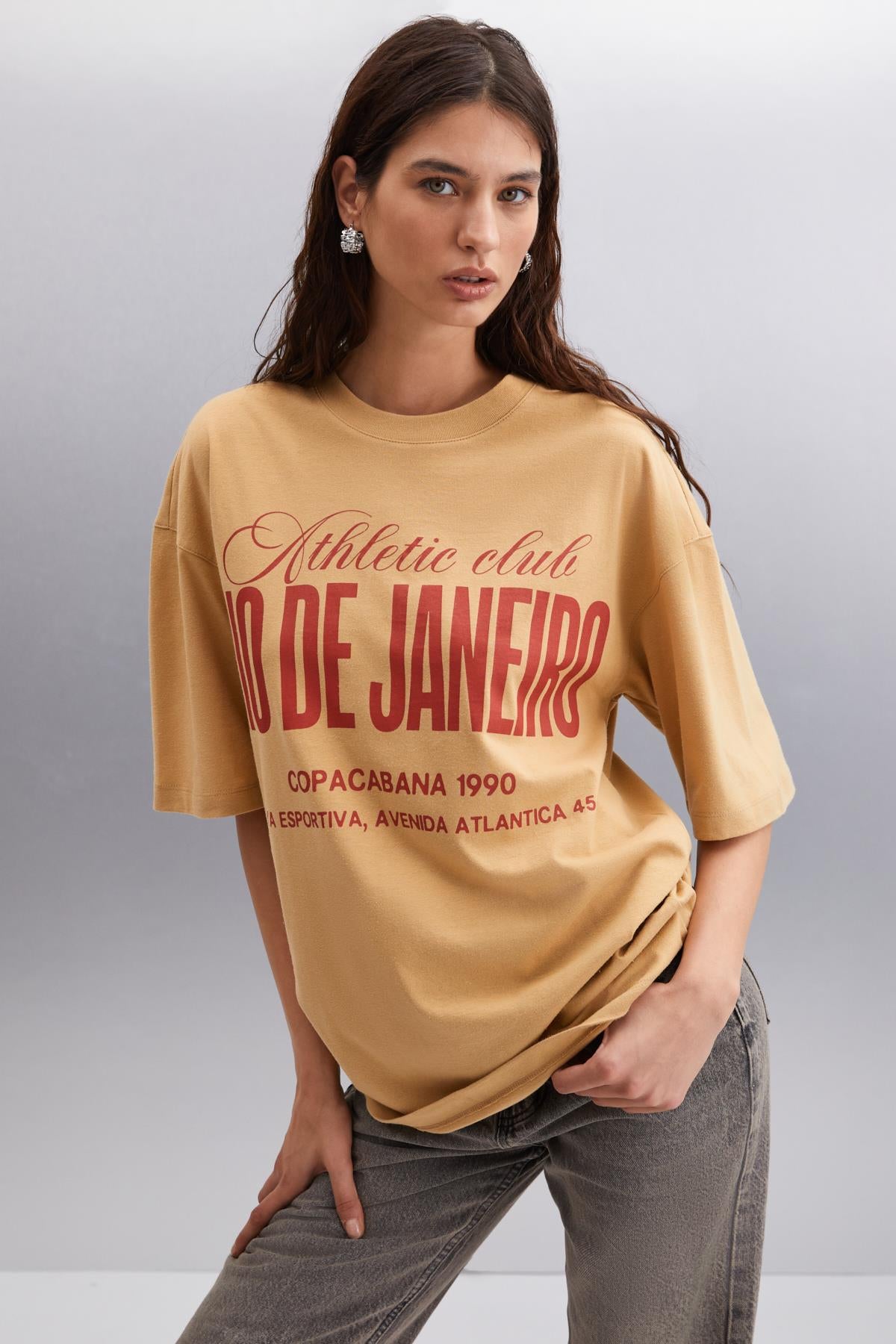 ETHIQUET MALIKA Bio-Baumwolle City Print Tee Beige