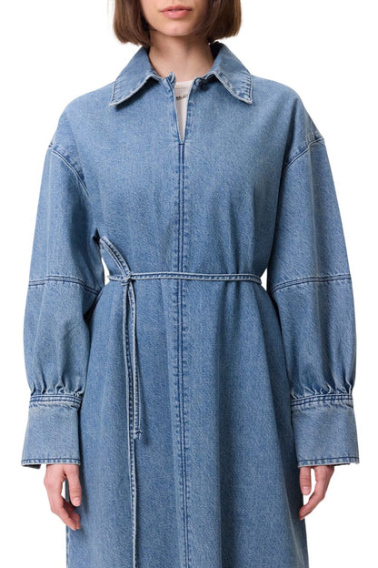 Manschettendetail am Jeanskleid, hellblau