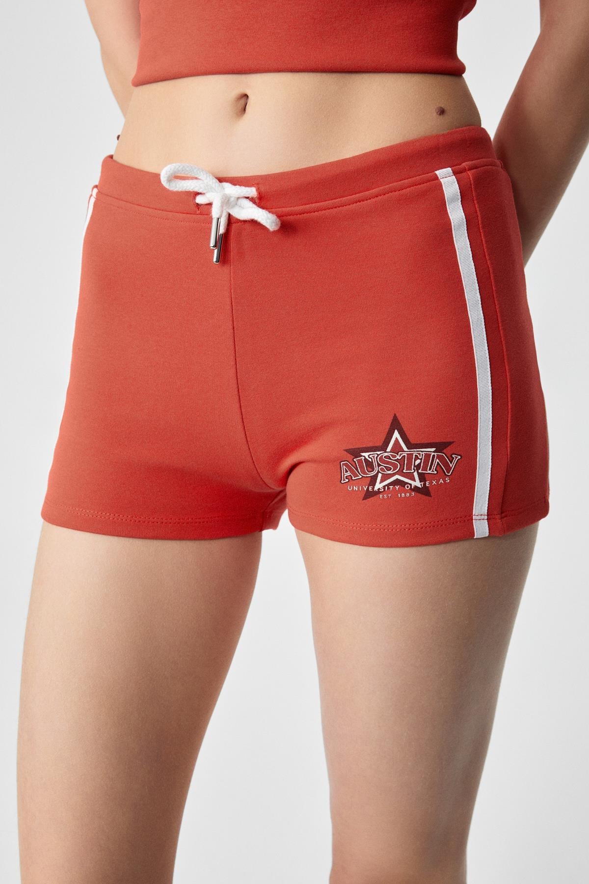 MARIAM Damen Bedruckte Regular Shorts