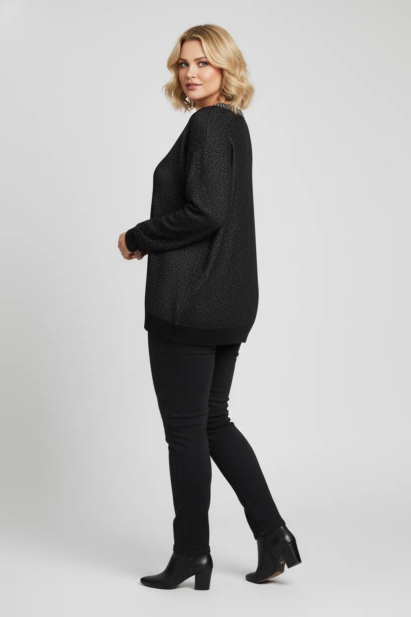 Schwarzer Metallic-Pullover