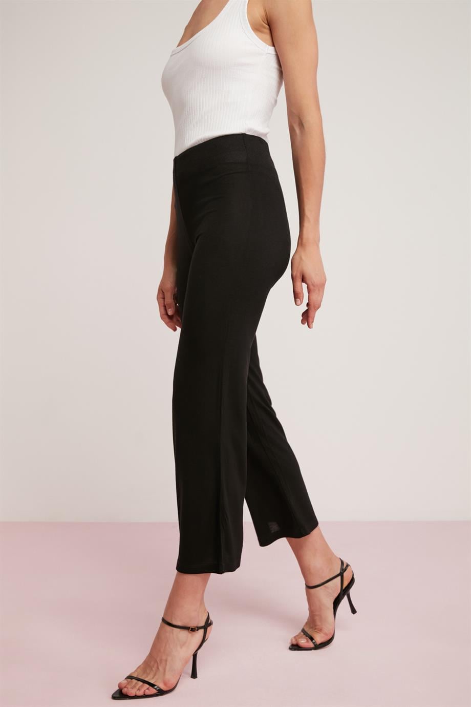 ETHIQUET MICHELLE Relaxed Strickhose Schwarz