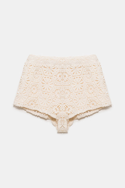 Mini-Shorts aus Spitze