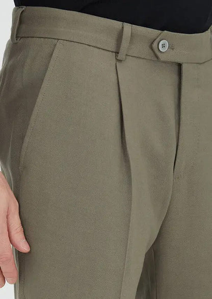 Freizeithose aus Wollmischgewebe mit normaler Passform von Mink Weaving