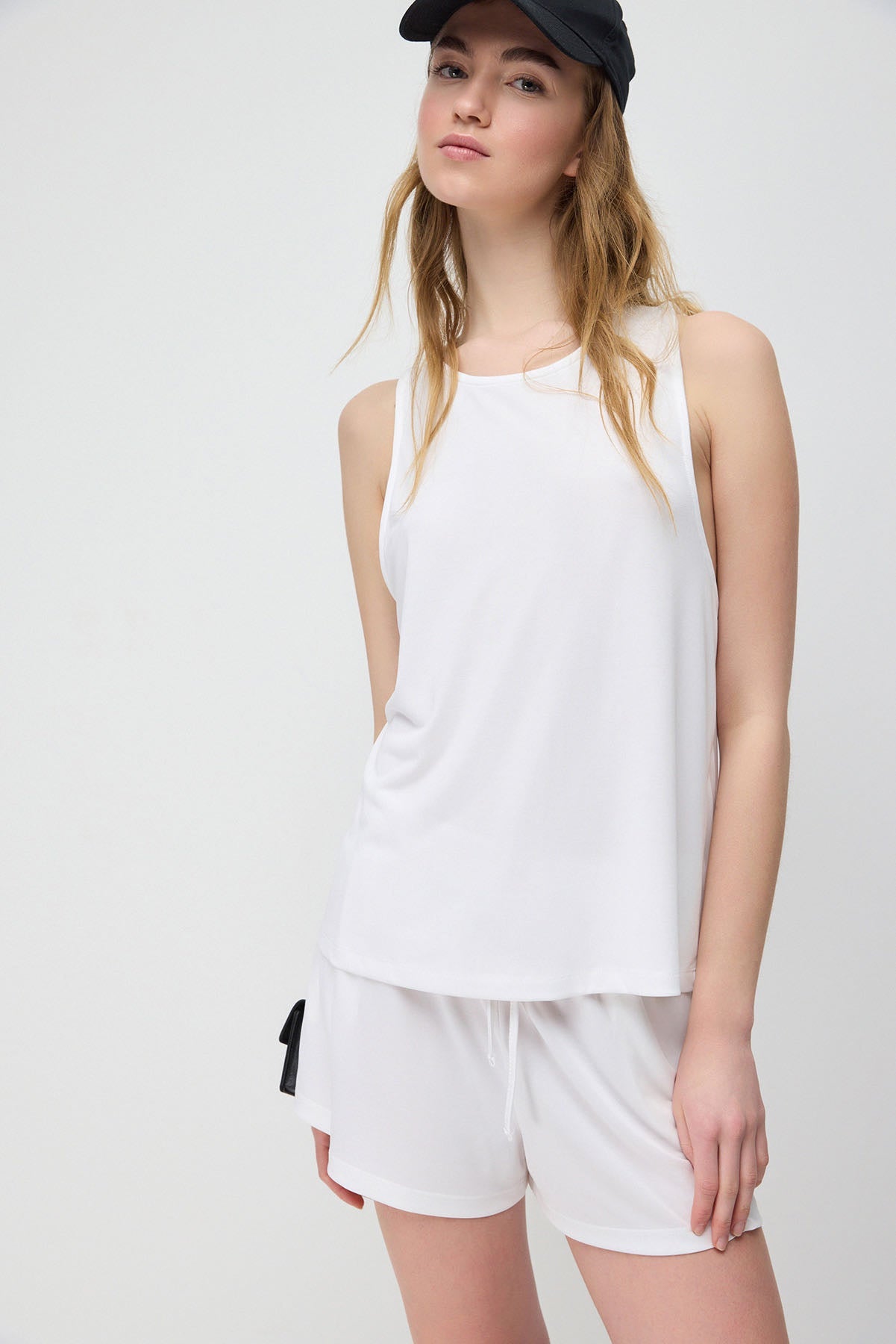Lange Bluse mit gekreuztem Rückenausschnitt aus Modal-Stoff