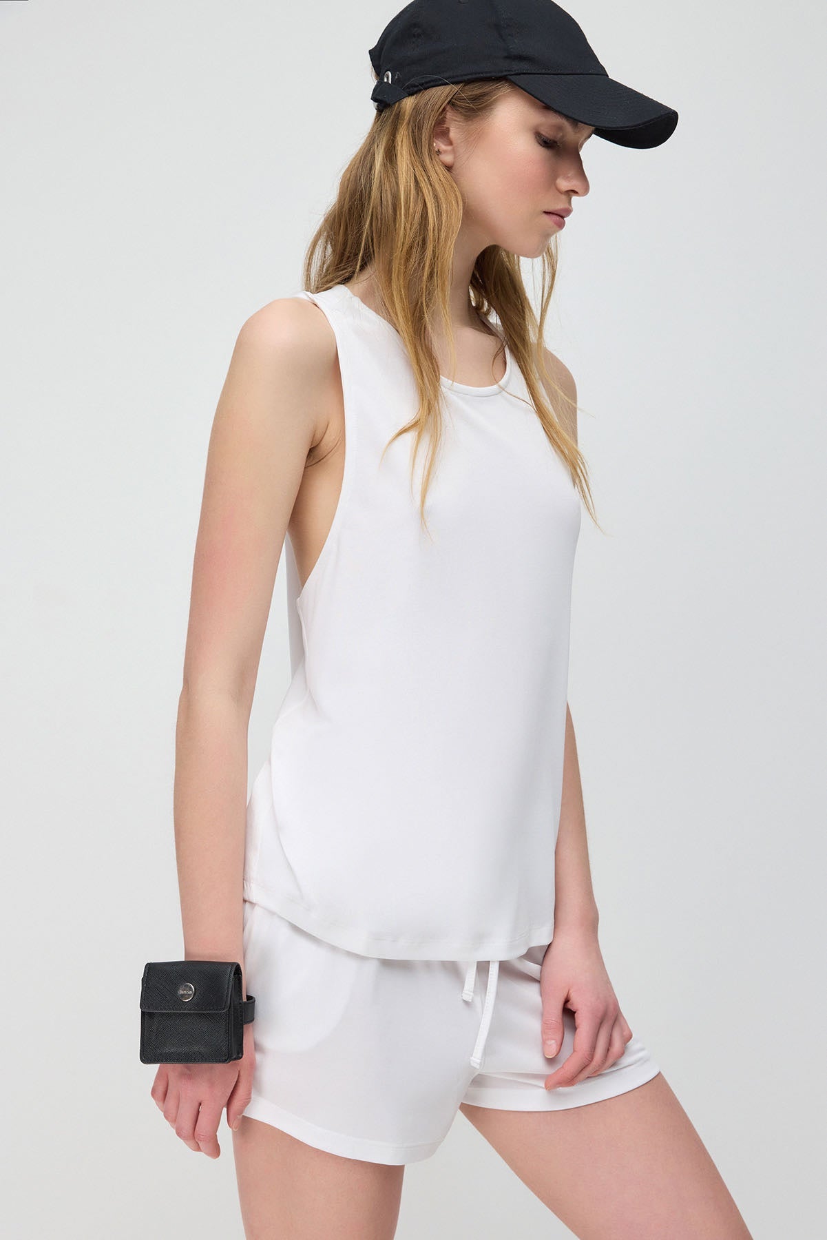 Lange Bluse mit gekreuztem Rückenausschnitt aus Modal-Stoff
