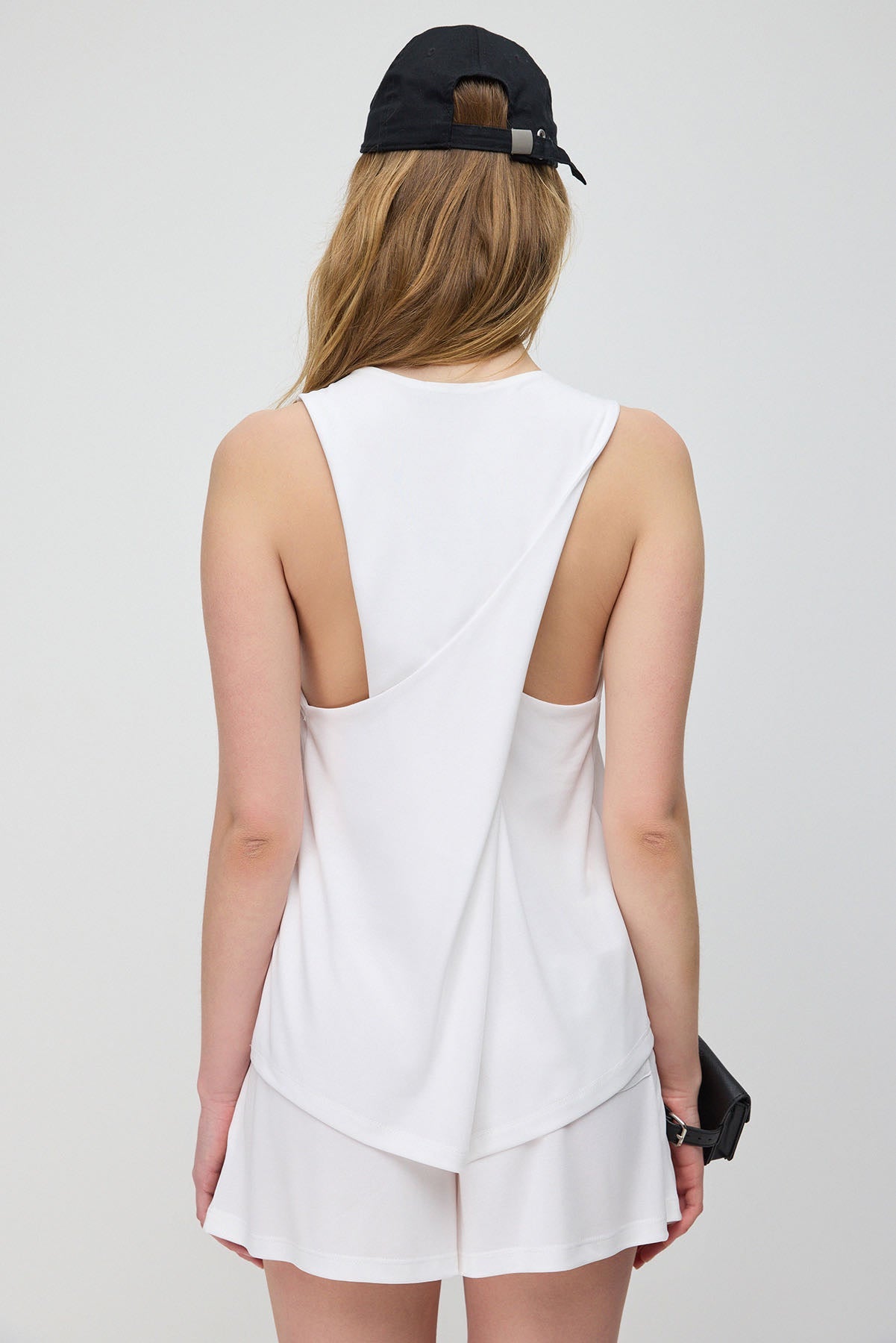 Lange Bluse mit gekreuztem Rückenausschnitt aus Modal-Stoff