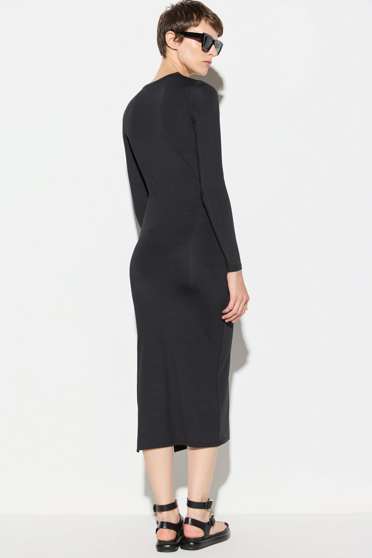 Kleid mit Kragen und Schlitz
