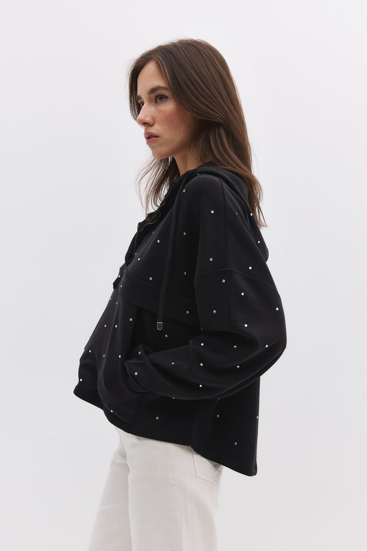 Sweatshirt mit Steinverzierungen