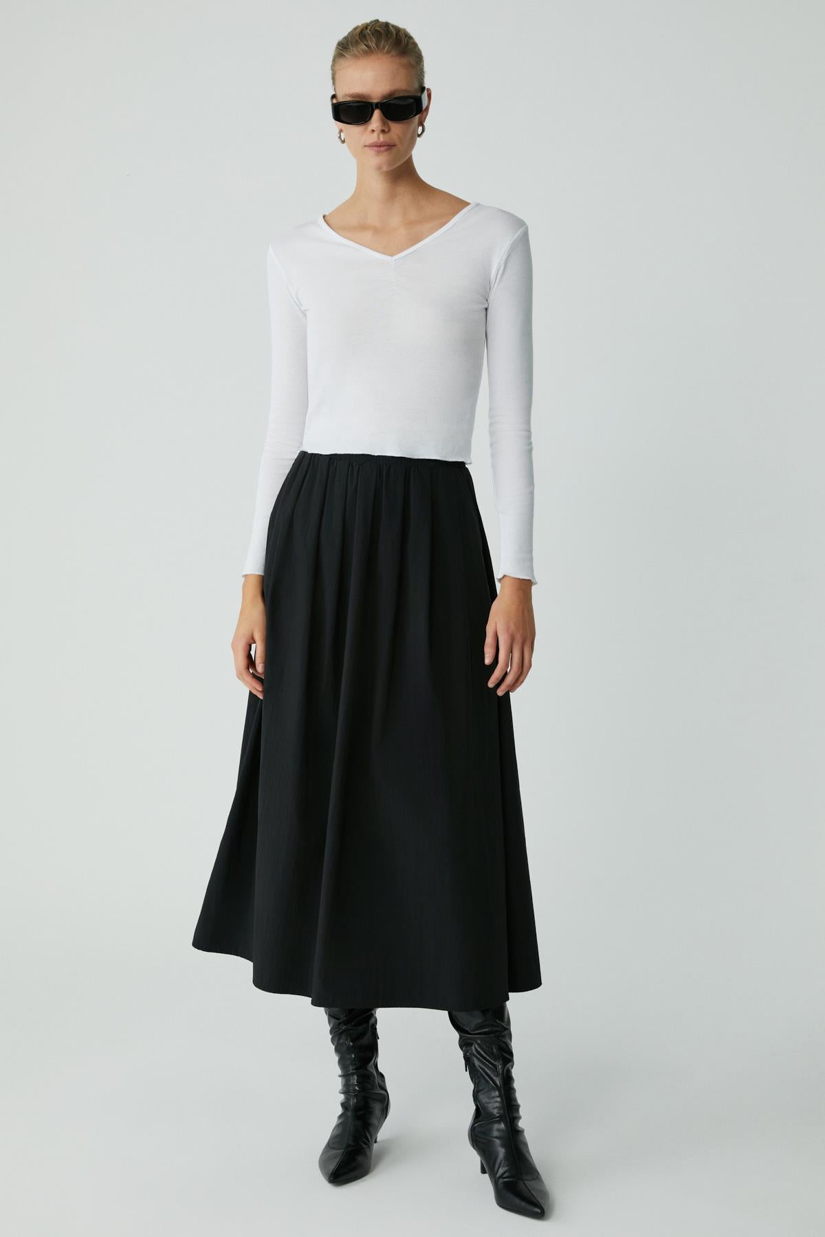ETHIQUET MODEST BLEINE Damen Bundrock Schwarz