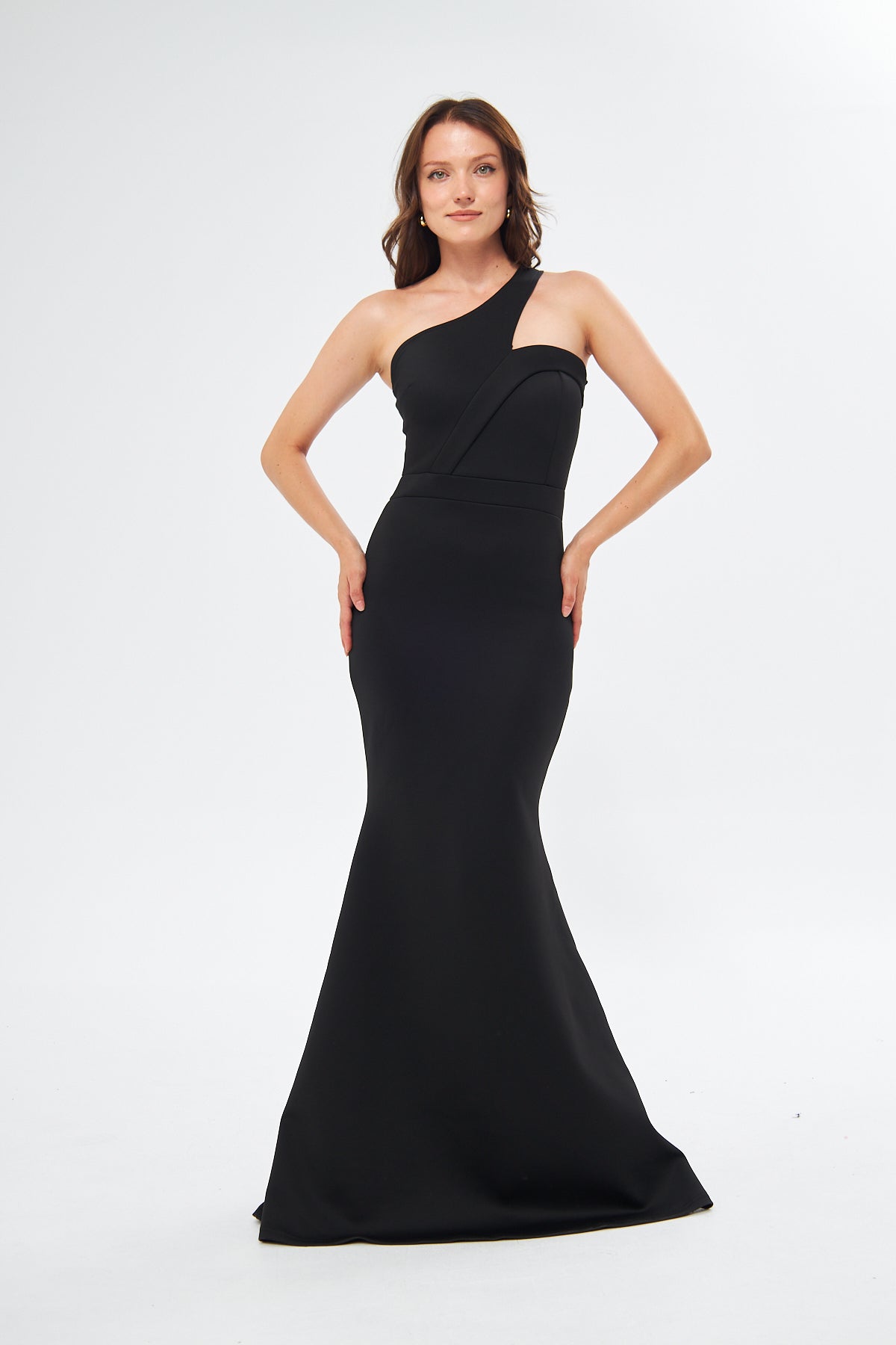 Maxikleid mit asymmetrischem Ausschnitt