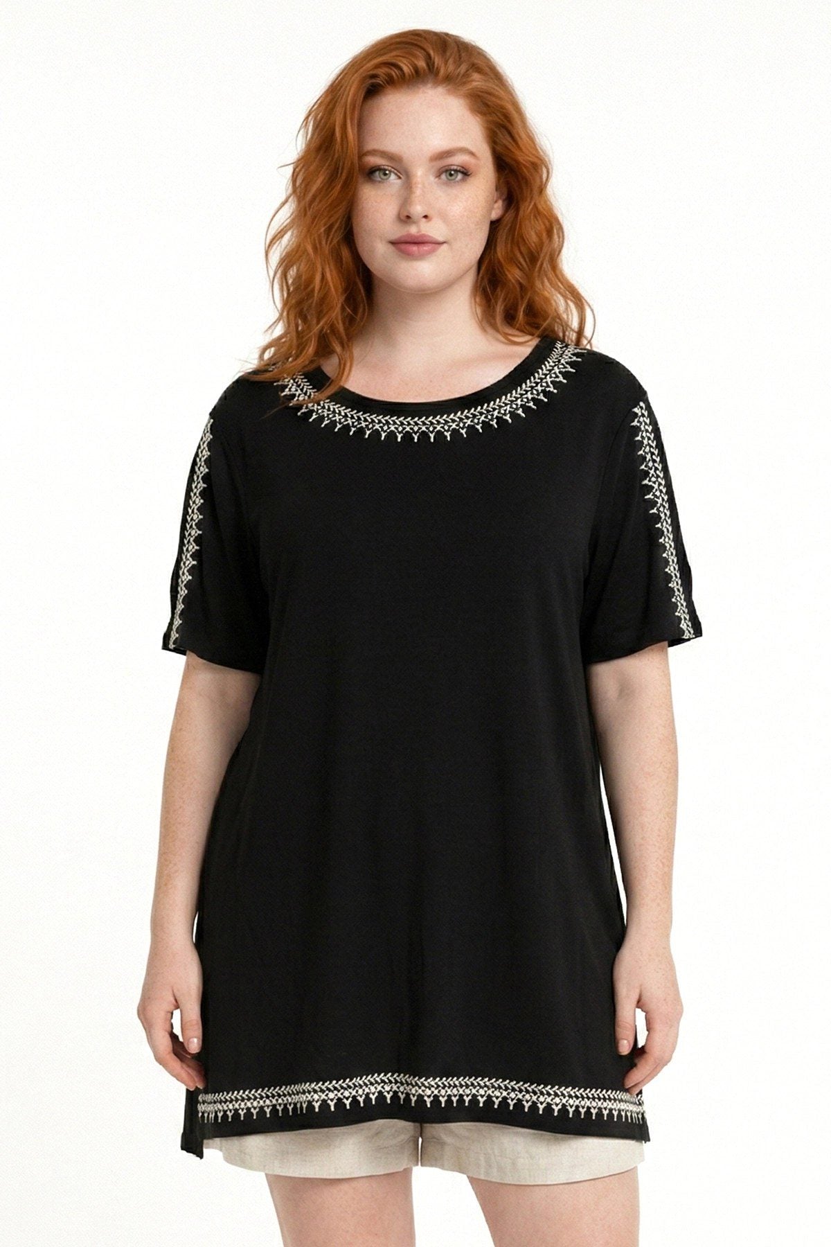 Bestickte Bluse mit Details