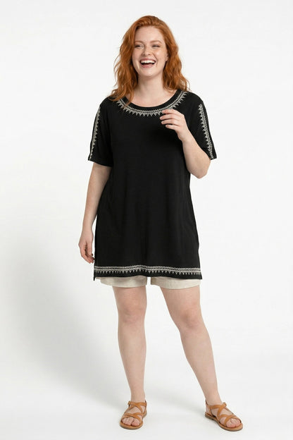 Bestickte Bluse mit Details