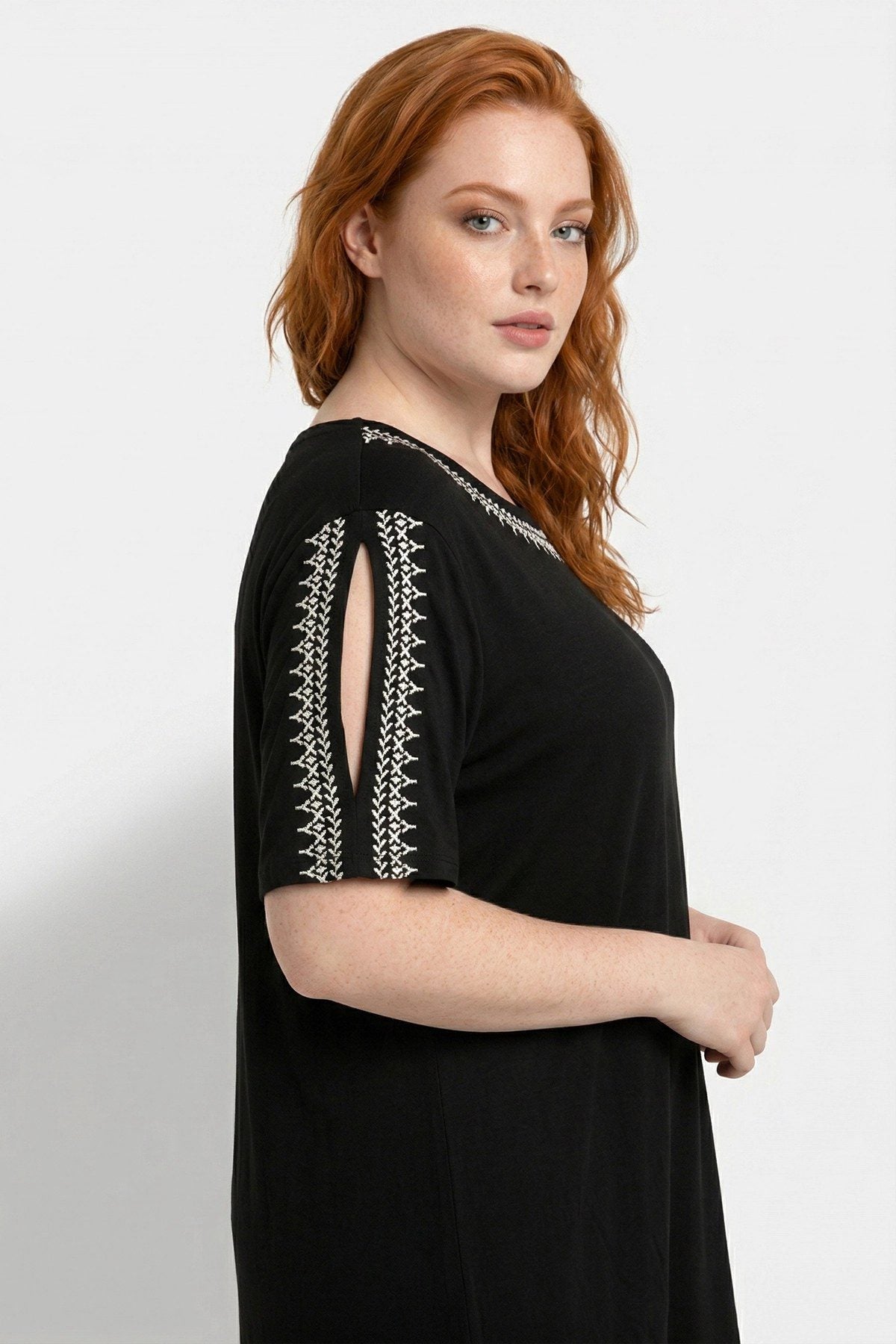 Bestickte Bluse mit Details