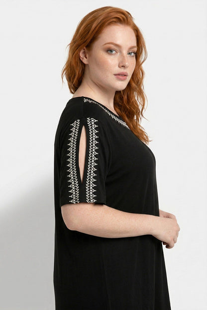 Bestickte Bluse mit Details