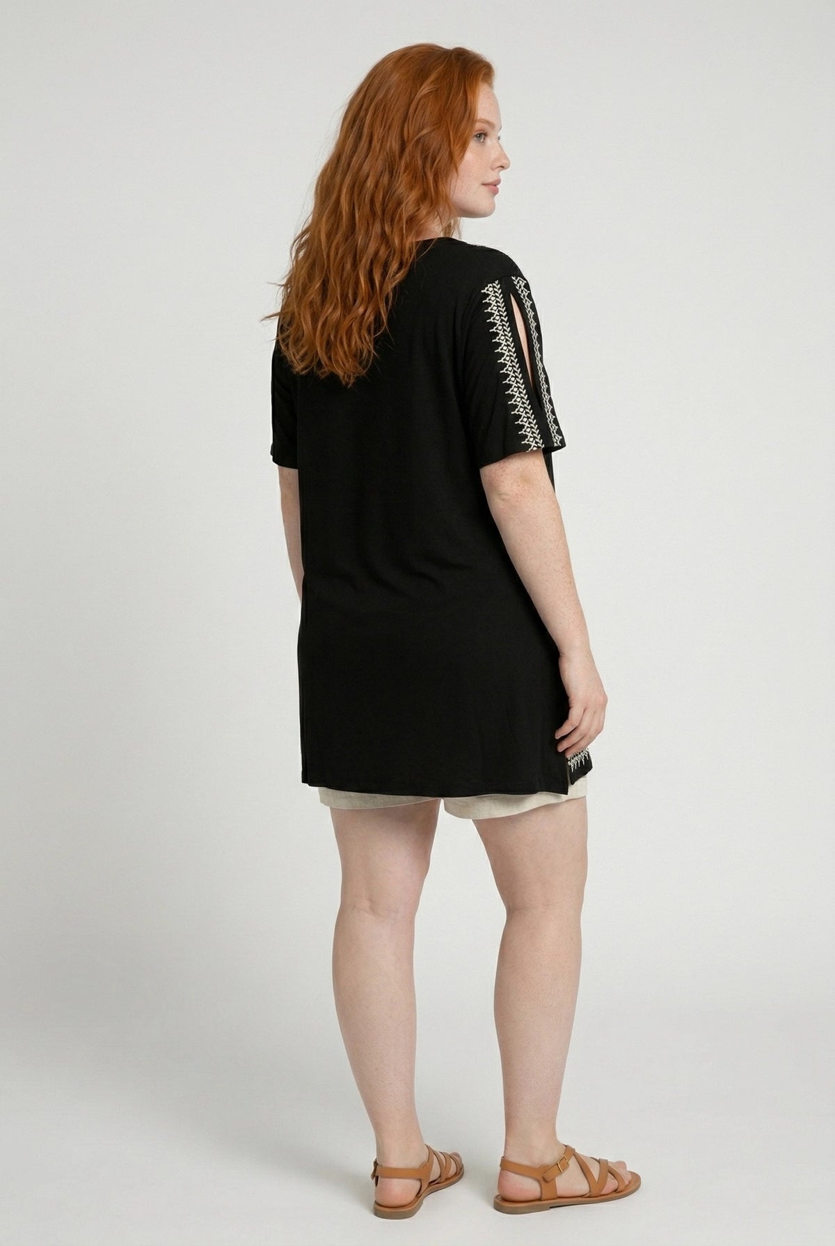 Bestickte Bluse mit Details