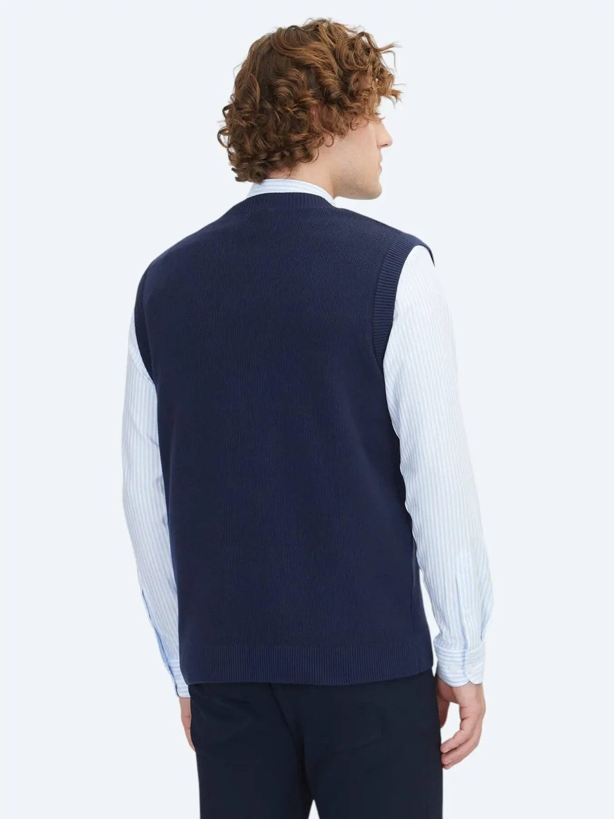 Marineblauer Pullover