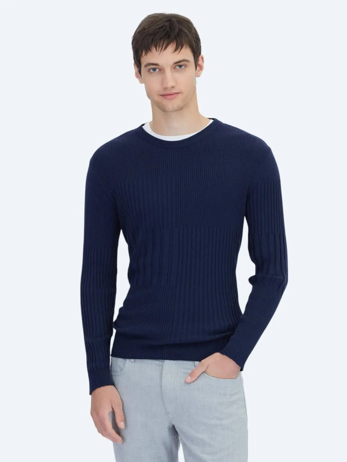 Marineblauer Strickpullover