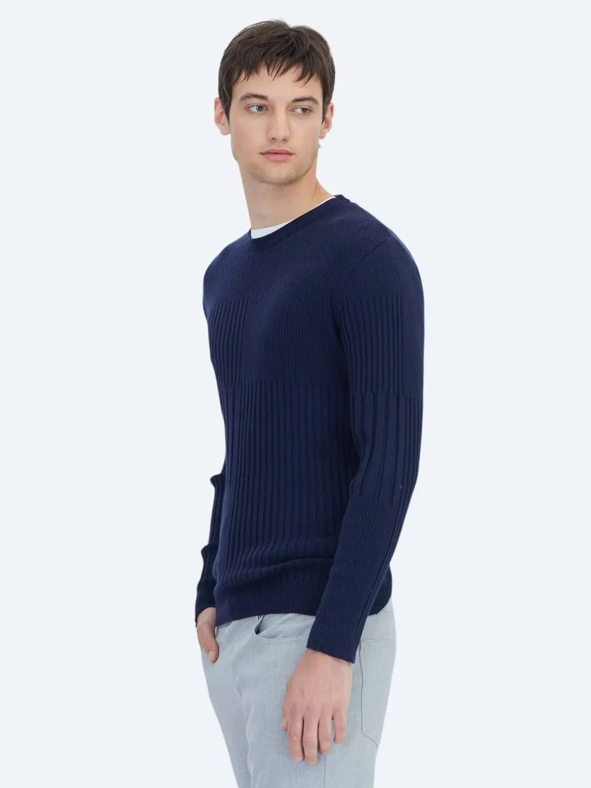 Marineblauer Strickpullover