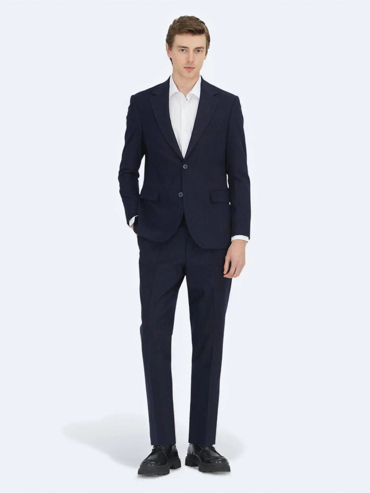 Marineblaue gestreifte Modern Fit Anzug