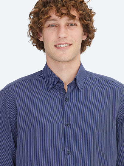 Marineblau gestreiftes Regular Fit Web-Casual-Hemd