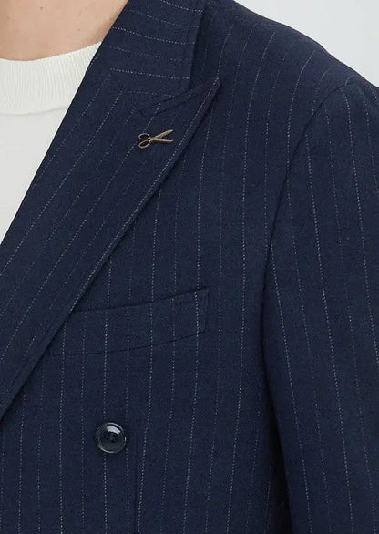 Marineblaue, gestreifte Jacke mit schmaler Passform und Schulterpartie aus Wollmischgewebe