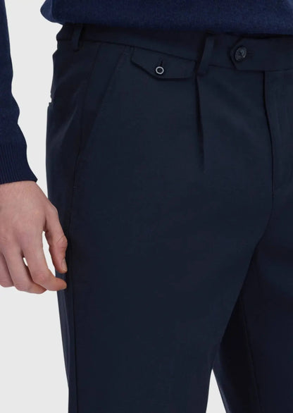 Marineblaue, gewebte Freizeithose aus Wollmischgewebe in regulärer Passform