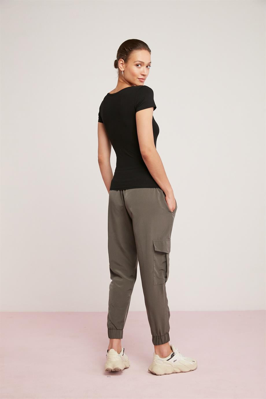 ETHIQUET NIXIE Strick Regular Body Schwarz-Weiss