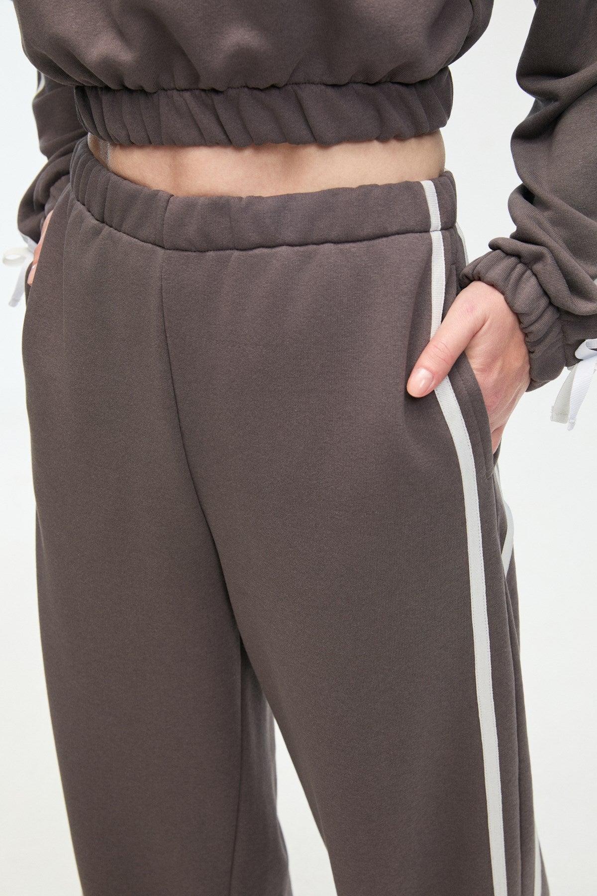 NYRELLA Oversize Jogger Seitenstreifen