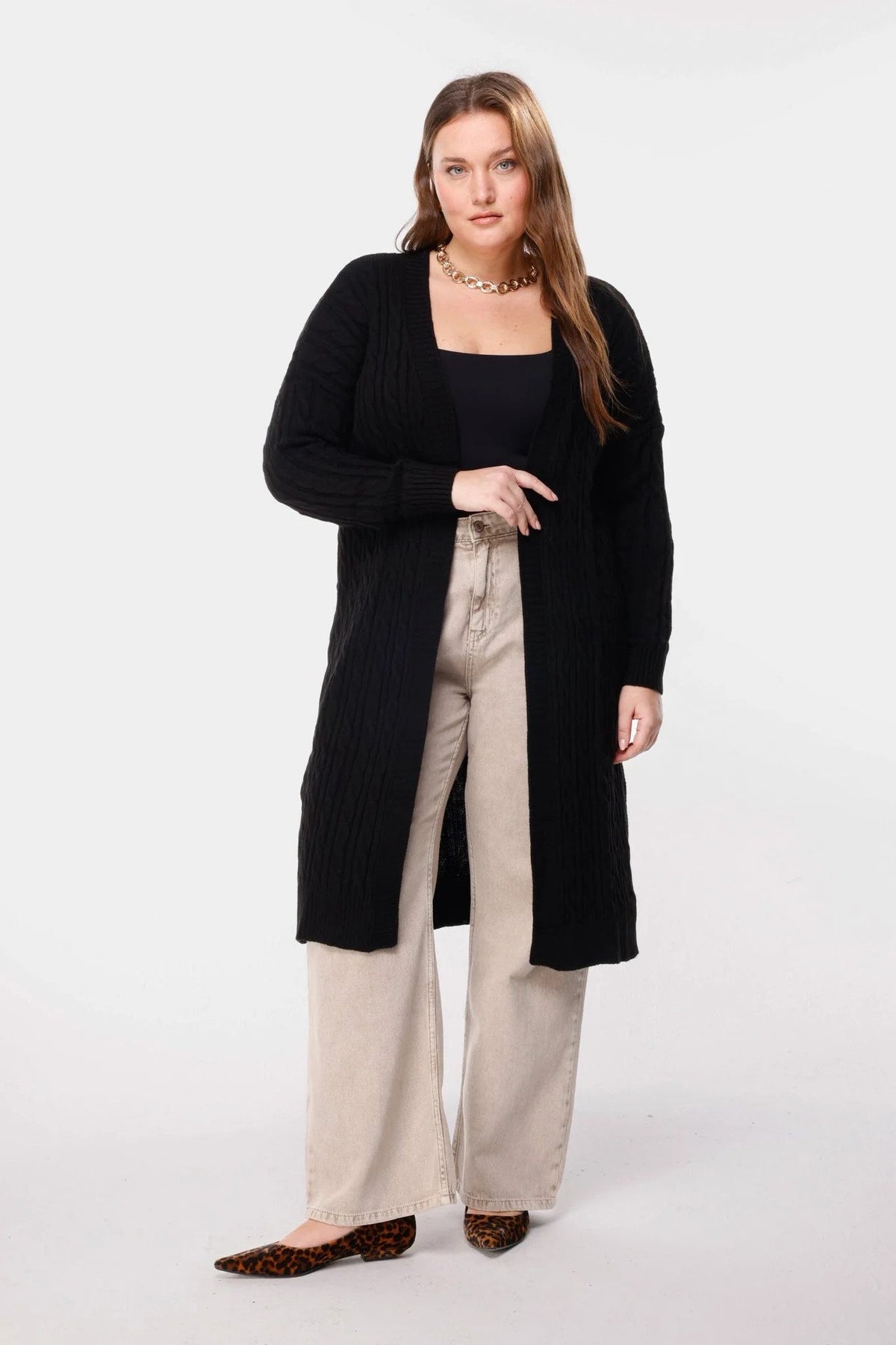 Langer Cardigan mit Strickdetails