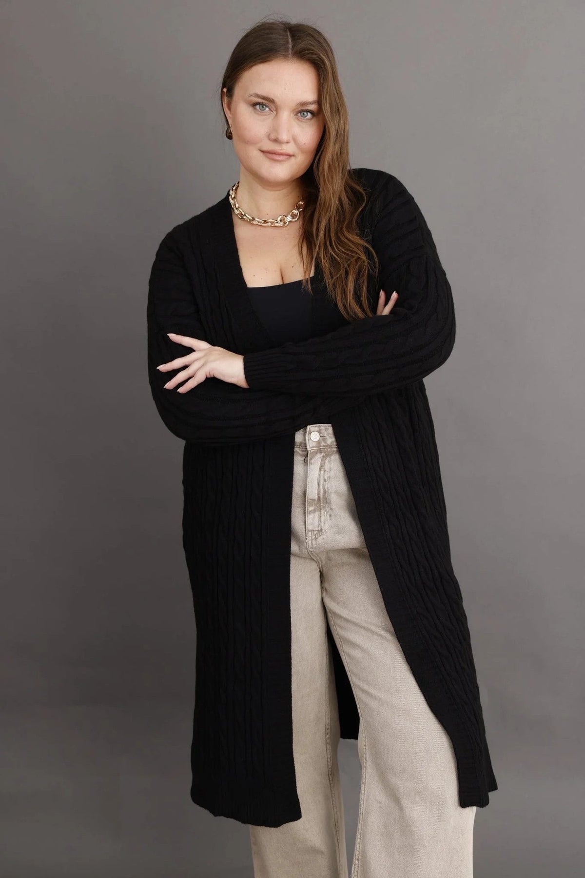 Langer Cardigan mit Strickdetails