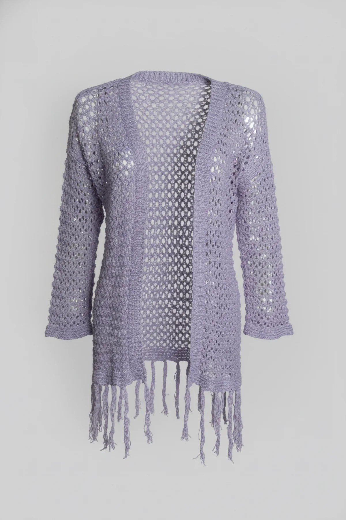 Locker sitzende, lange Strickjacke mit gestrickten Quasten.