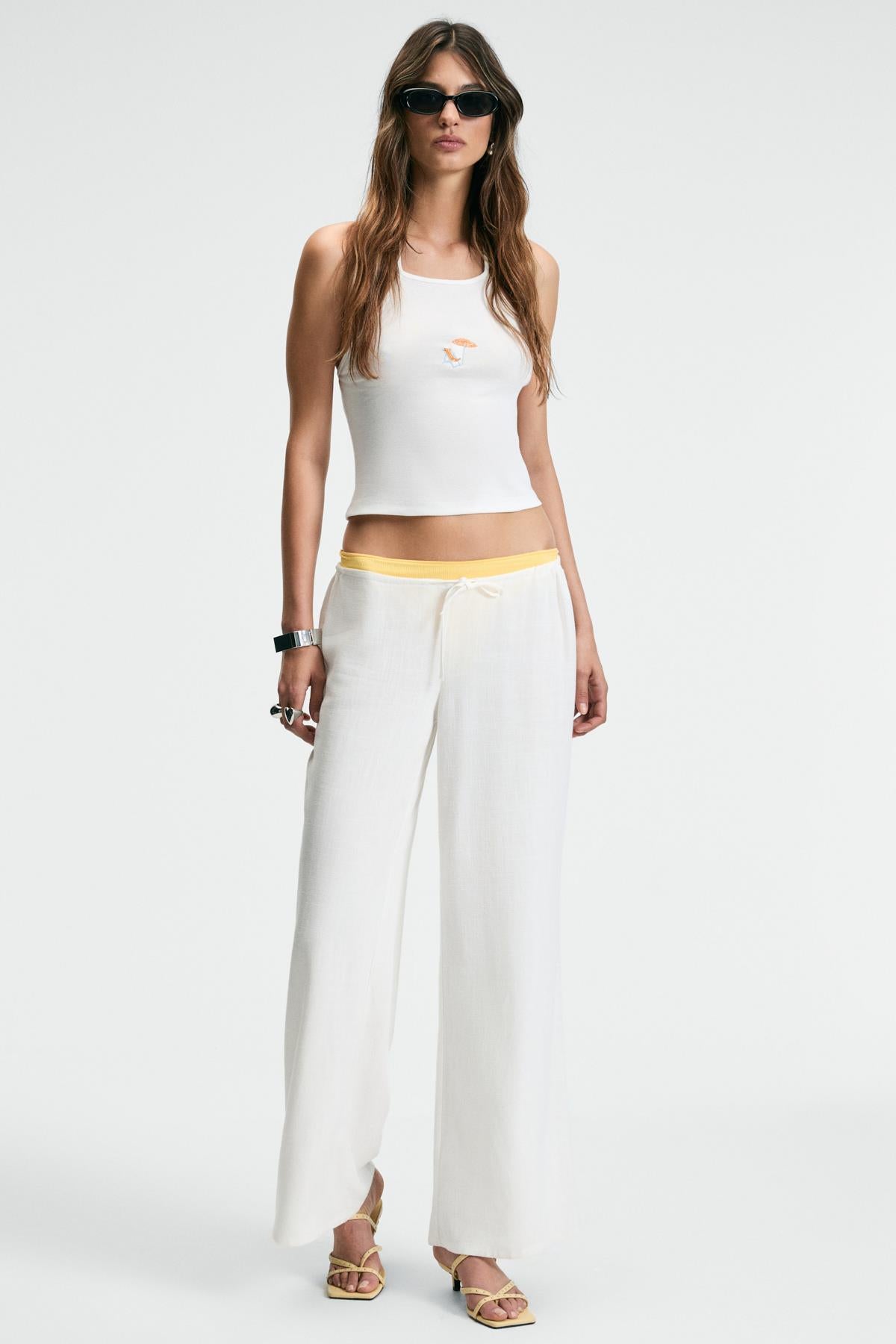ETHIQUET OLIYSES Damen Neckholder-Weste mit Schnürung Ecru