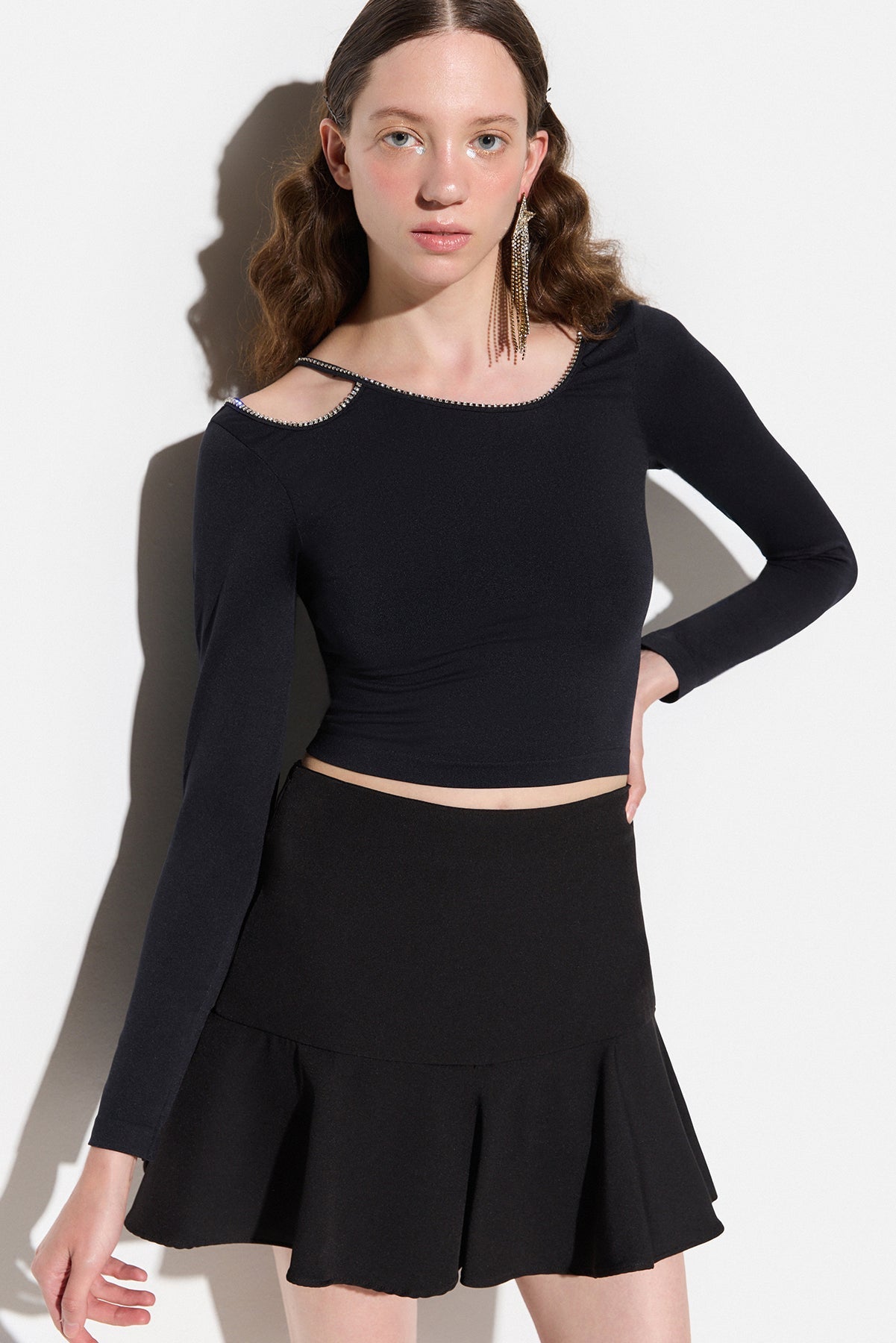 Schulterfreie Bluse mit Strasssteinen