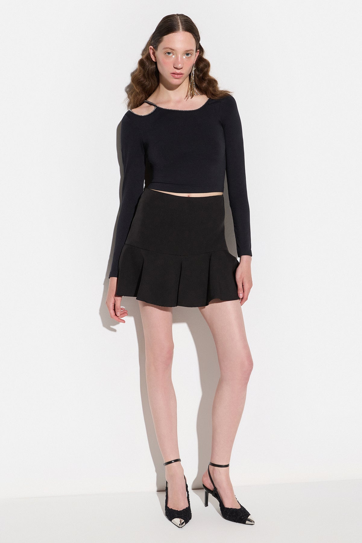 Schulterfreie Bluse mit Strasssteinen