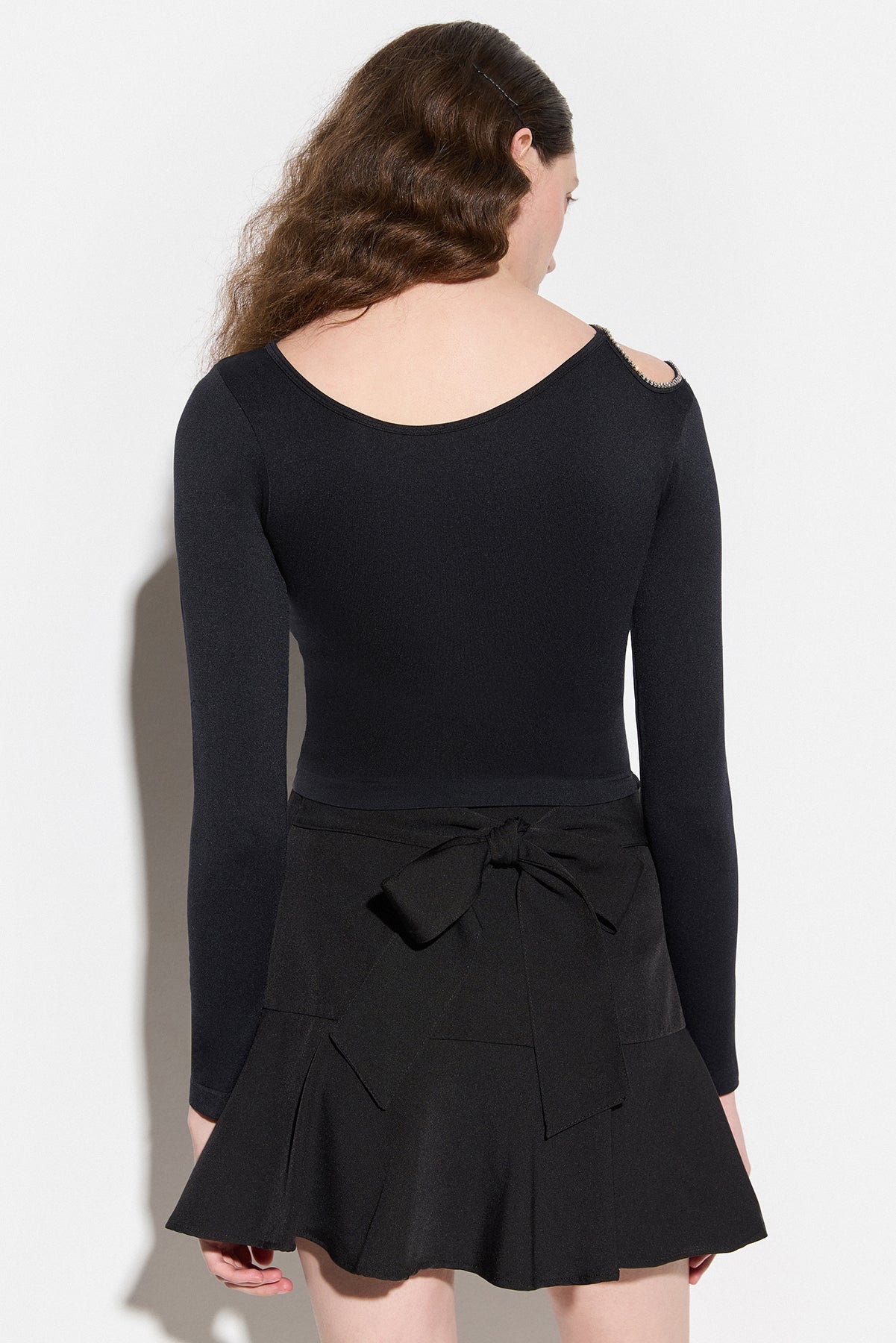 Schulterfreie Bluse mit Strasssteinen