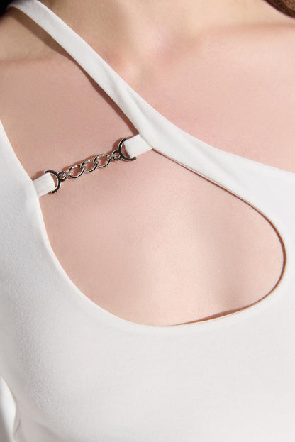 Bluse mit Schulter- und Brustausschnitt