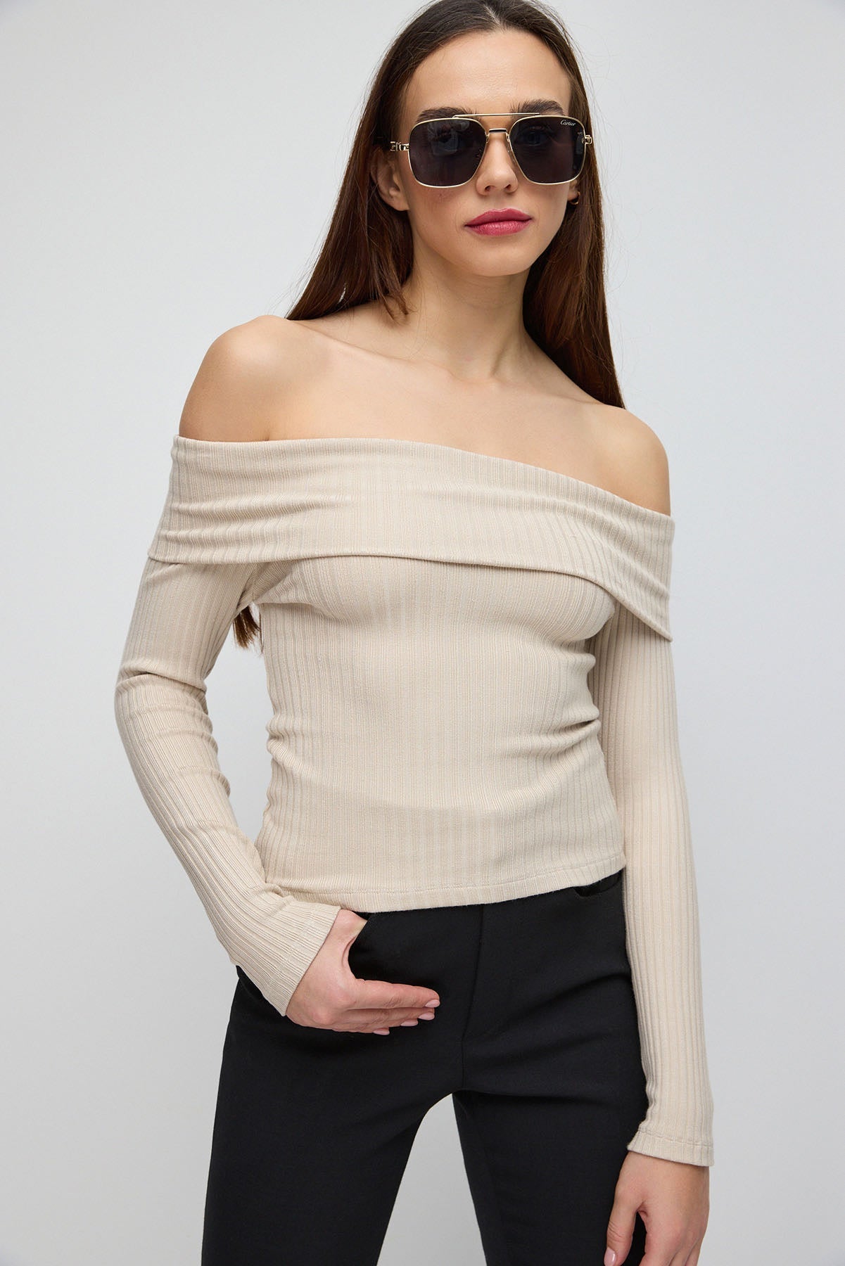 Langärmeliges, figurbetontes T-Shirt