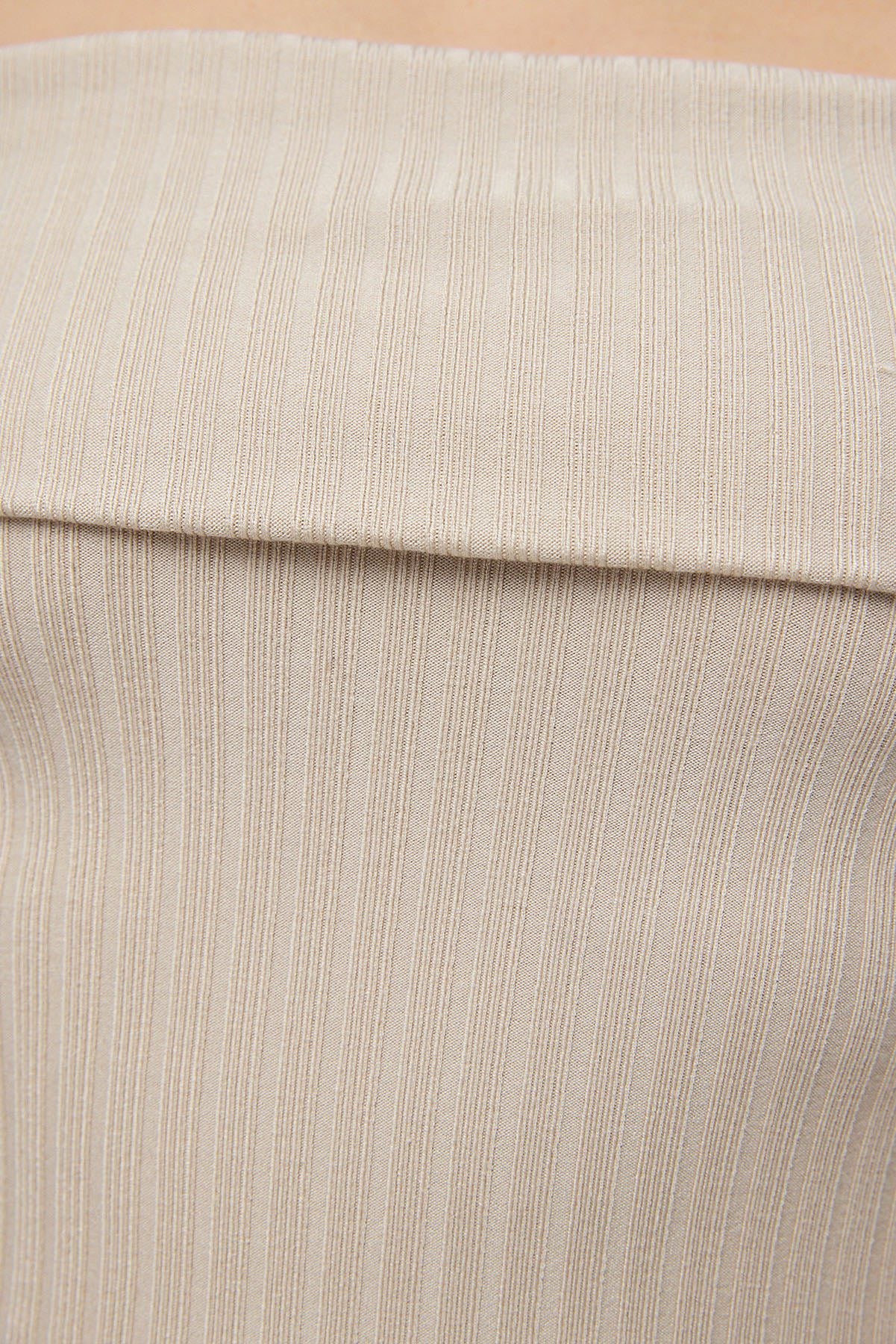 Langärmeliges, figurbetontes T-Shirt