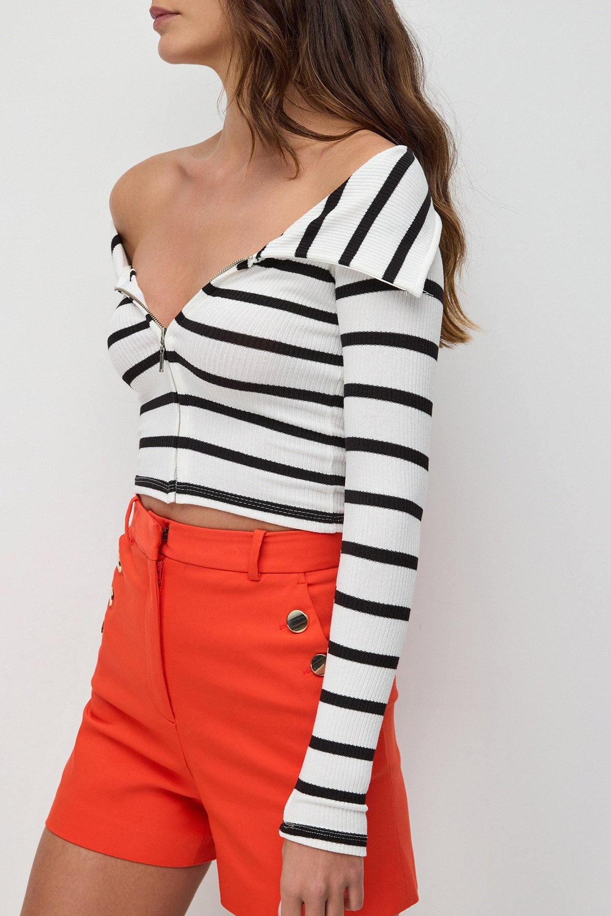 Gestreifte Bluse mit Reißverschlussdetail