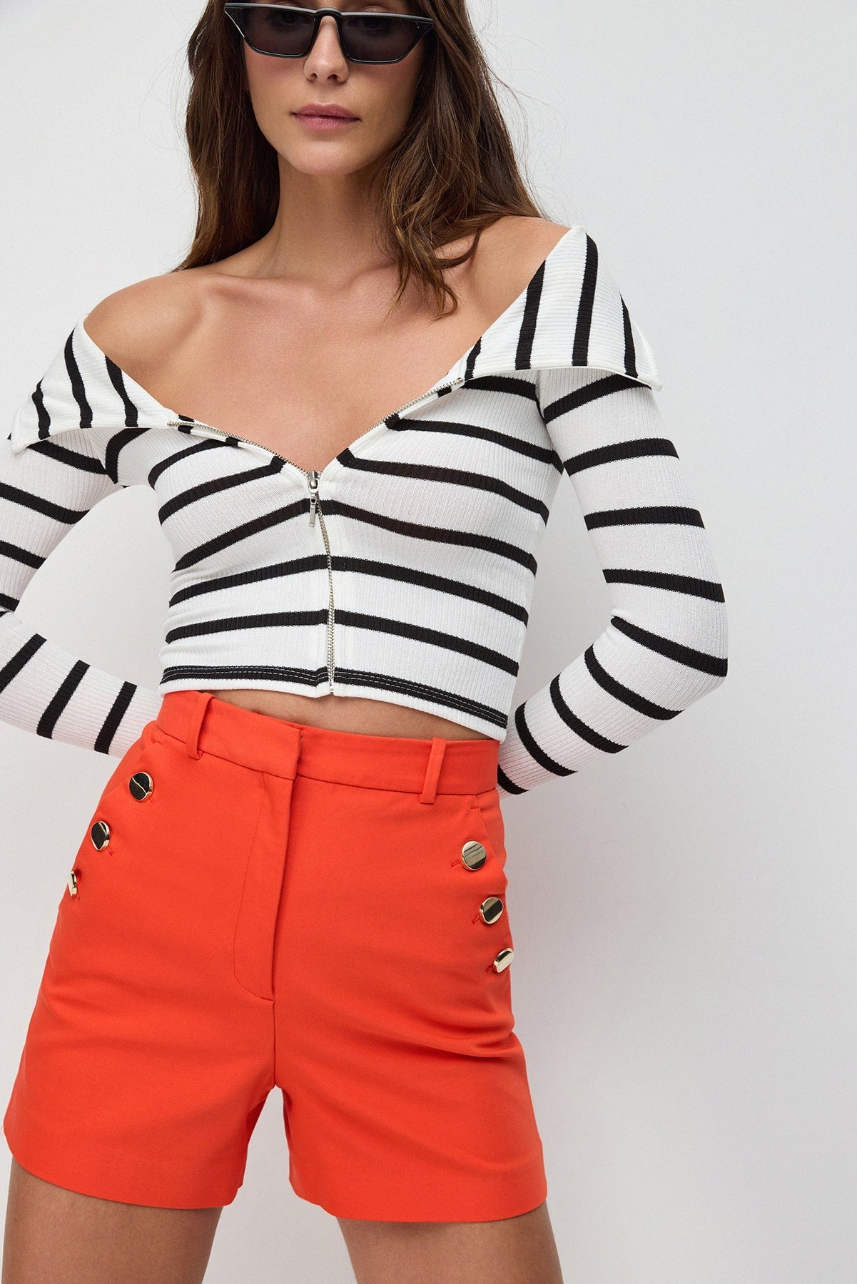 Gestreifte Bluse mit Reißverschlussdetail