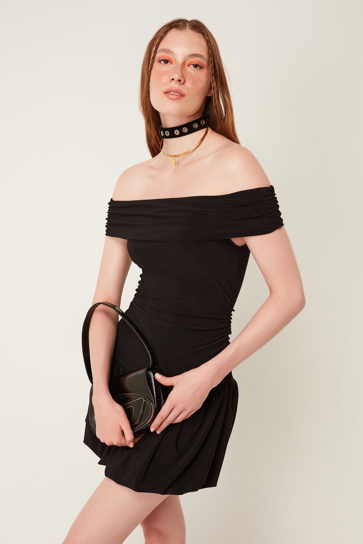 schulterfreies Mini-Ballonkleid