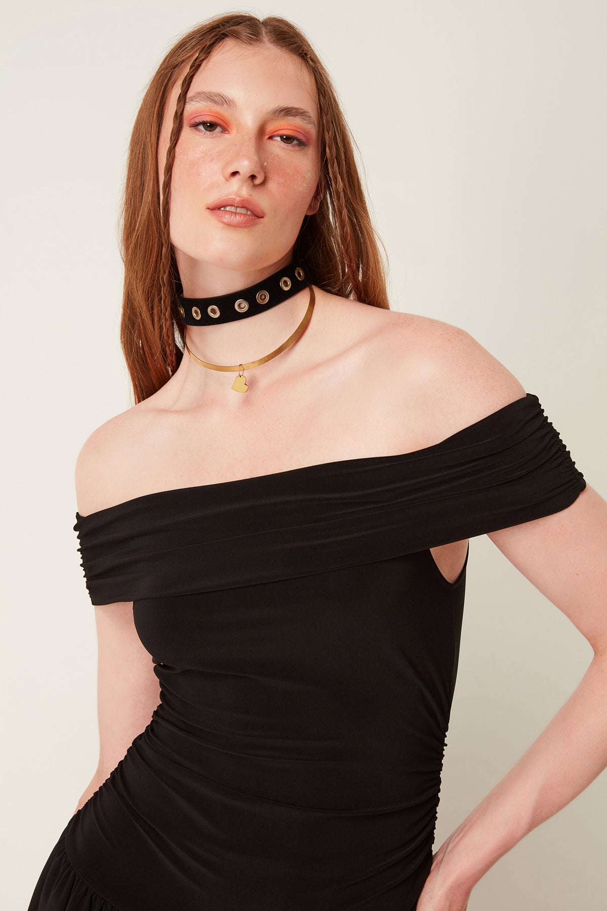schulterfreies Mini-Ballonkleid