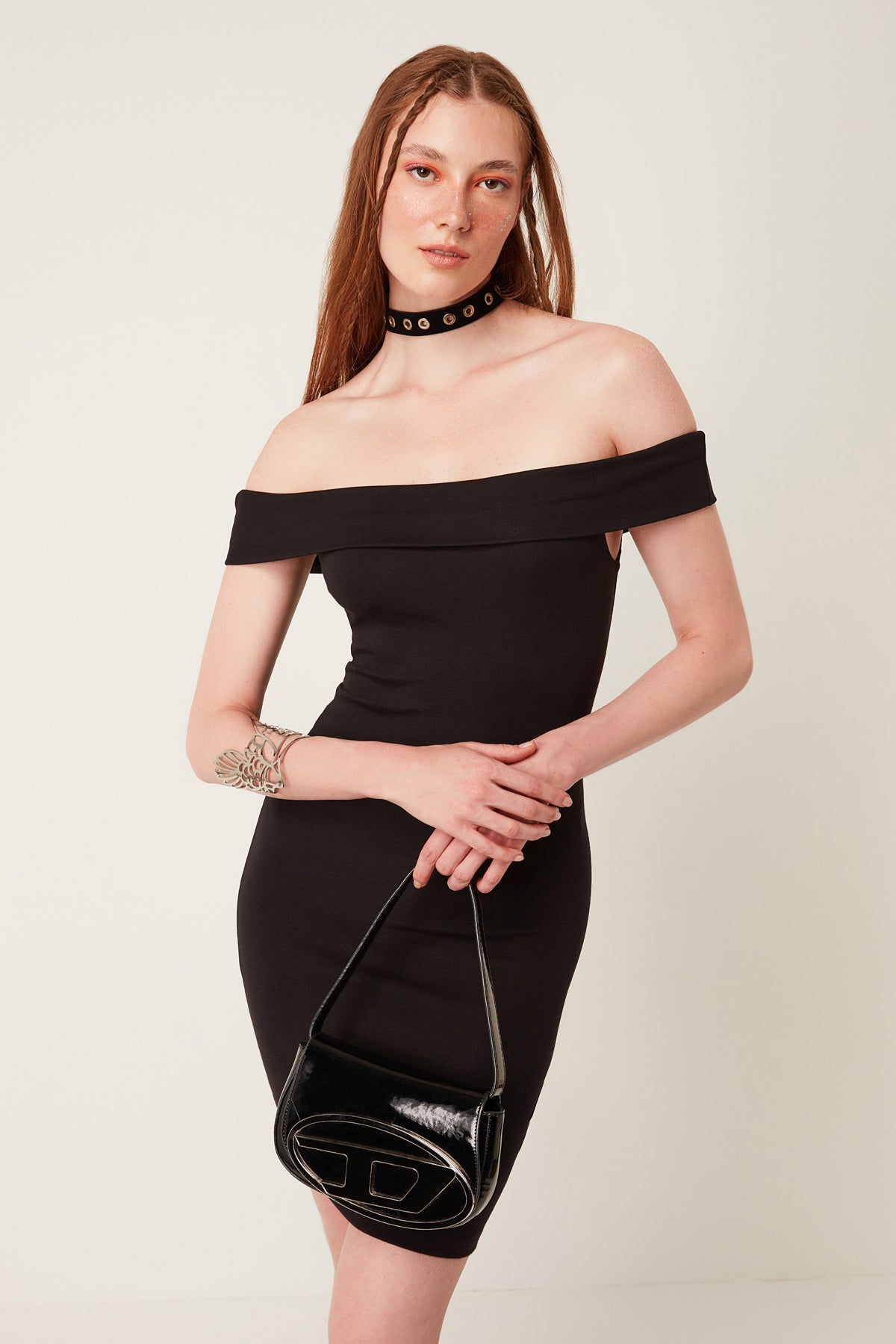 schulterfreies Minikleid