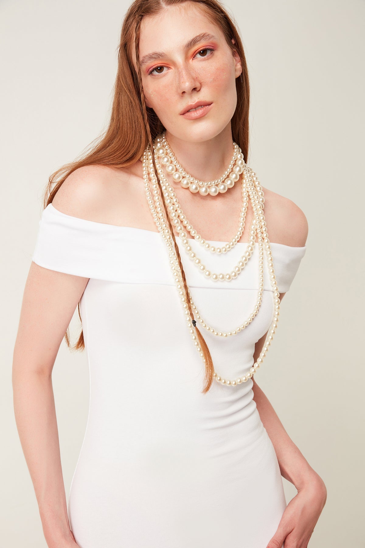 schulterfreies Minikleid