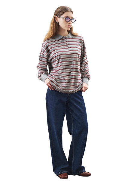 Oversize-T-Shirt mit Polokragen, braun.